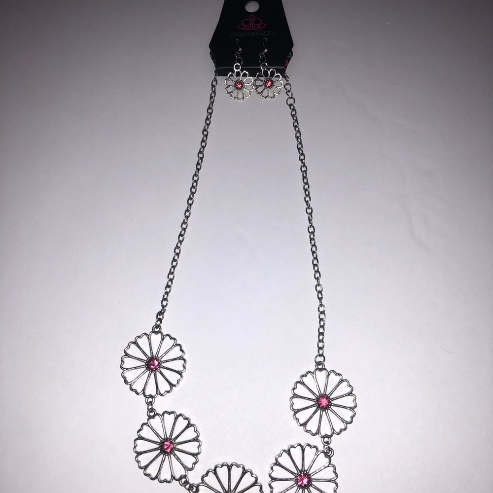 Poparazzi earring and necklace set!